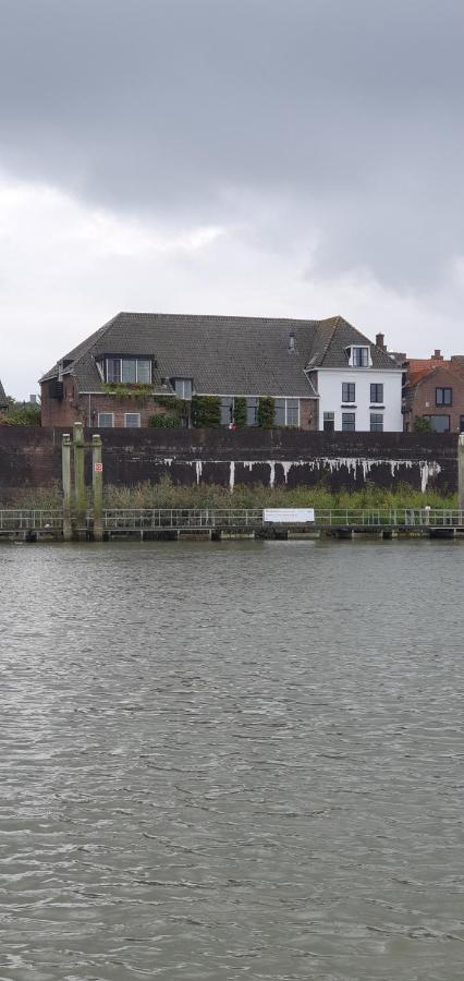 Waar Maas & Waal..... Apartment Woudrichem Exterior photo